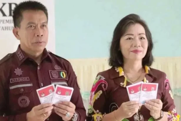 Pj Bupati Mura Coblos