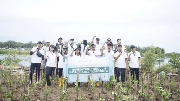 Aksi Hijau Waruna Group Bersama Lindungihutan Penanaman 2000 Pohon Mangrove (1) (1)