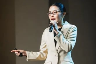 Prilly Latuconsina Jadi Dosen