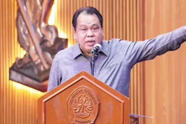 Hakim Mk Arief Hidayat