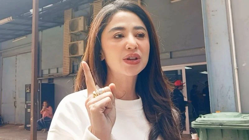 Dewi Perssik
