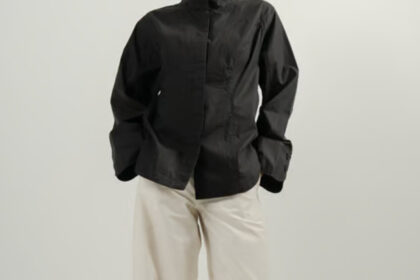 Style Guide The Black Edit – Mendefinisikan Ulang Seragam Minimalis Modern