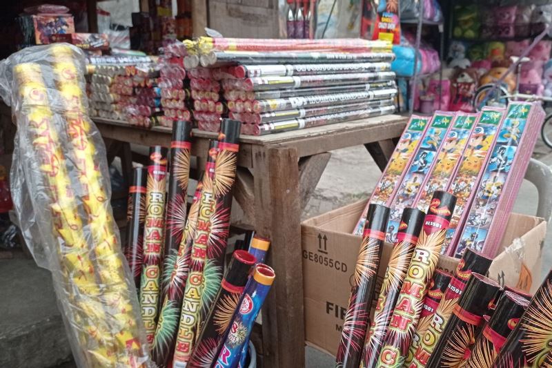 Mendagri Larang Menyalakan Petasan Saat Perayaan Nataru