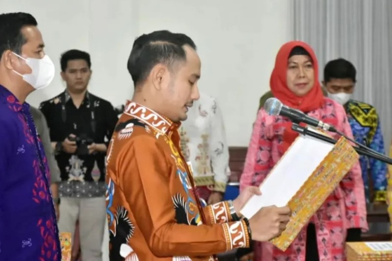 Wali Kota Palangka Raya Lantik 6 Kepala Dinas