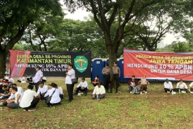 Aksi Kades Tuntut Kenaikan Dana Desa