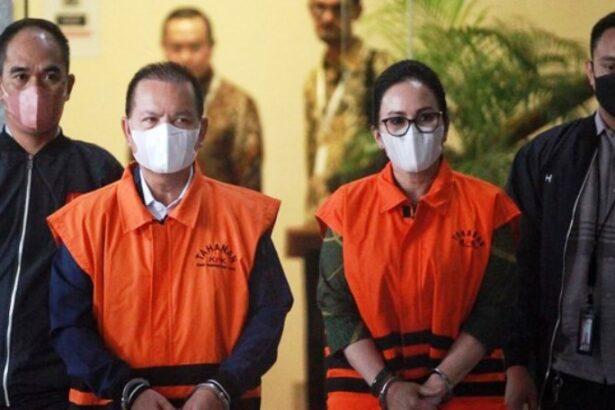 Bupati Kapuas Dan Istrinya Ditahan Kpk