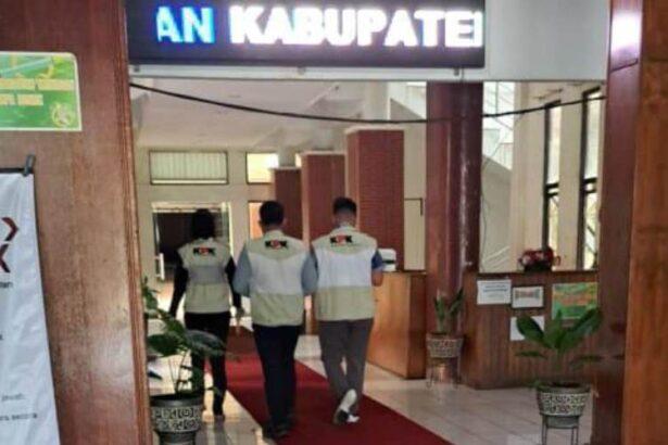 Kantor Bupati Kapuas Digeledah Penyidik Kpk
