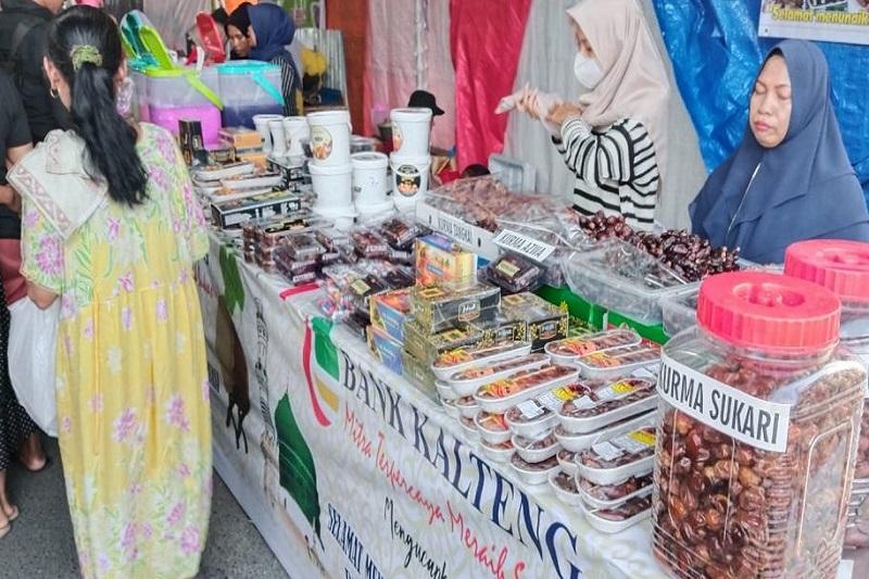4 April Takjil Pasar Ramadan