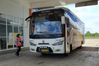 Arus Mudik Terminal Wa Gara