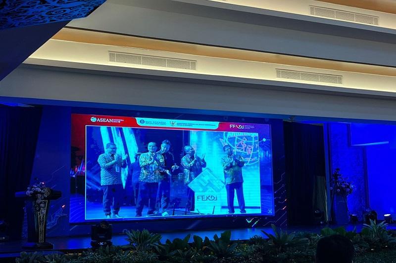 Launching Kki