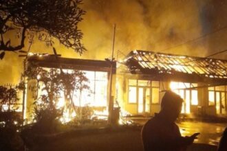 Ilustrasi Pelajar Smp Bakar Sekolah