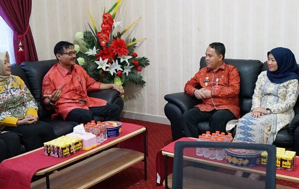 Pj Bupati Barsel Kunjungi Dprd