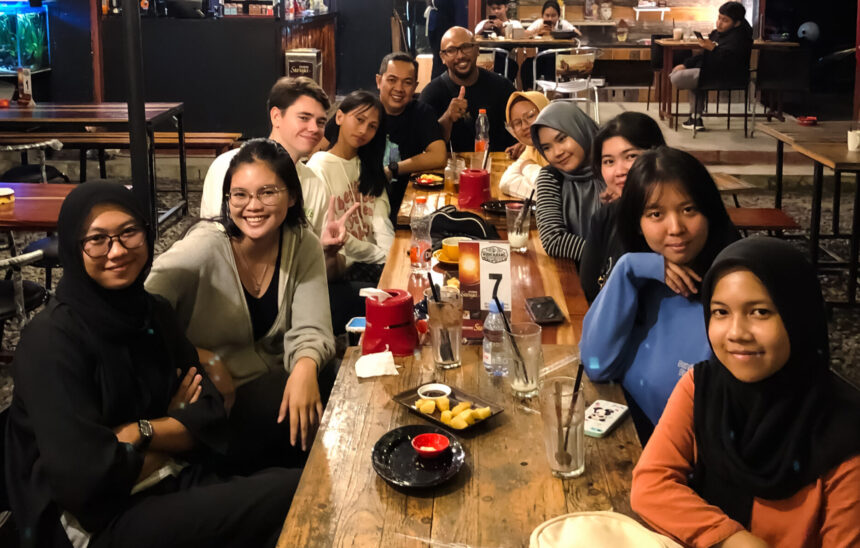 Kobar English Community, Bahasa Inggris Untuk Masyarakat Kobar