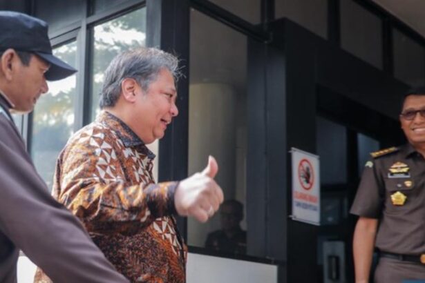 Airlangga Hartarto Tiba Di Kejaksaan Agung