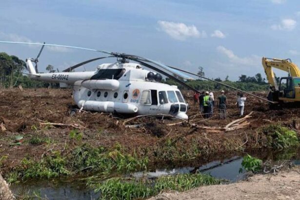 Helikopter Bnpb Mendarat Darurat