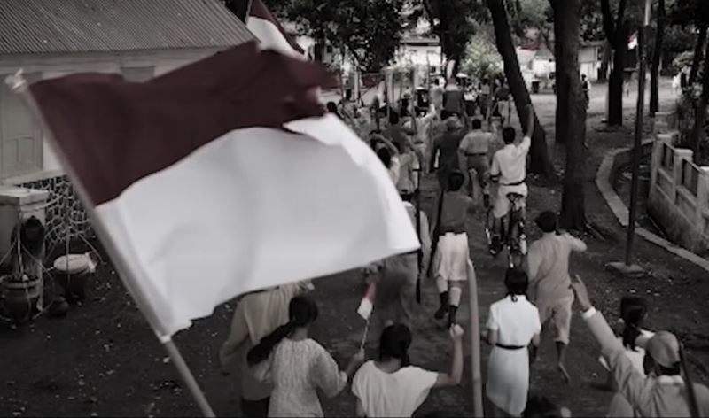 Sebuah Jaket Berlumur Darah