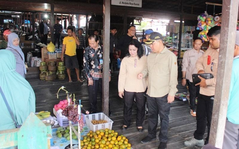 Tinjau Pasar Saik Buntok