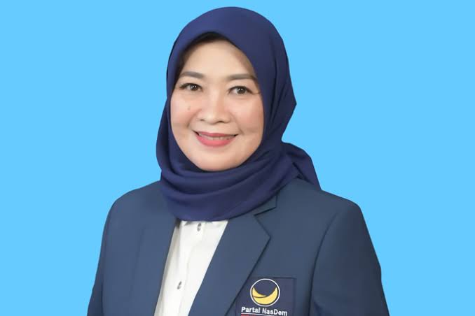 Susi Idawaty Ist344