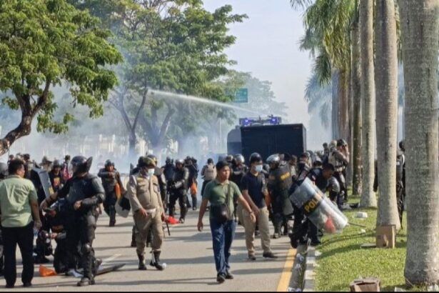 Unjuk Rasa Di Kantor Bp Batam