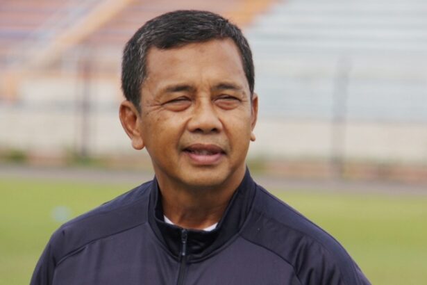 Mantan pelatih kalteng putra Jafri Sastra