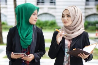 6 Etika Berbicara Berdasarkan Al Qur'an