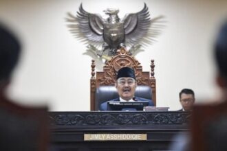Mkmk Berhentikan Ketua Mk Anwar Usman