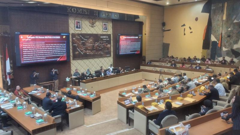 Rdp Dpr Bahas Syarat Capres Cawapres