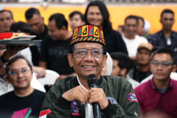 Tabrak Prof Mahfud Md