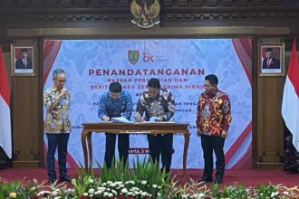 Dukung Pelaksaan Tugas Ojk Wagub Tanda Tangani Naskah Perjanjian Hibah.jpg