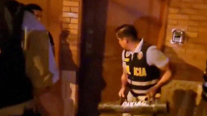 Gegara Jam Rolex Tak Dilaporkan, Rumah Presiden Digeledah Polisi Dan Kejaksaan