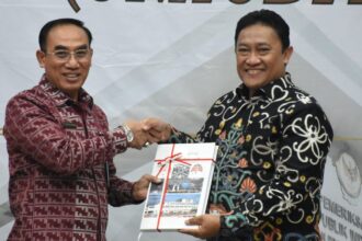 Wagub Edy Pratowo Serahkan Lkpd 2023 Unaudited Kepada Bpk Ri.jpg