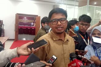 Anggota KPU RI Idham Holik tetap gunakan sirekap di pilkada serentak 2024