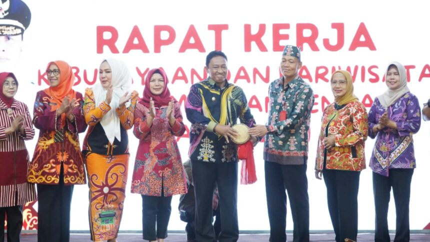 Buka Rakerda Kebudayaan Dan Pariwisata Se Kalteng Wagub Pariwisata Jadi Aspek