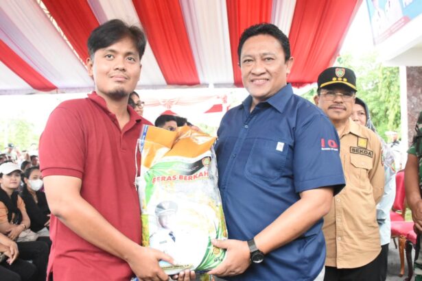 Gubernur Dan Wagub Kalteng Gelar Pasar Murah Bagi Pns Dan.jpg