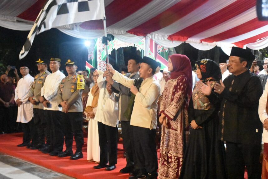 Gubernur Dan Wagub Lepas Pawai Takbir Sambut Idul Fitri 1445.jpg