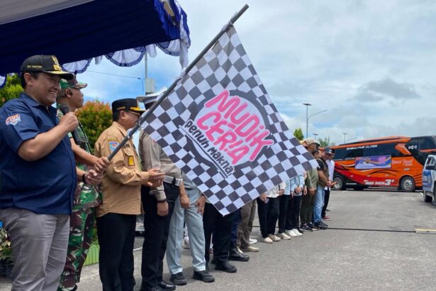 Wagub Kalteng Lepas Angkutan Mudik Gratis Lebaran 1445 H.jpg