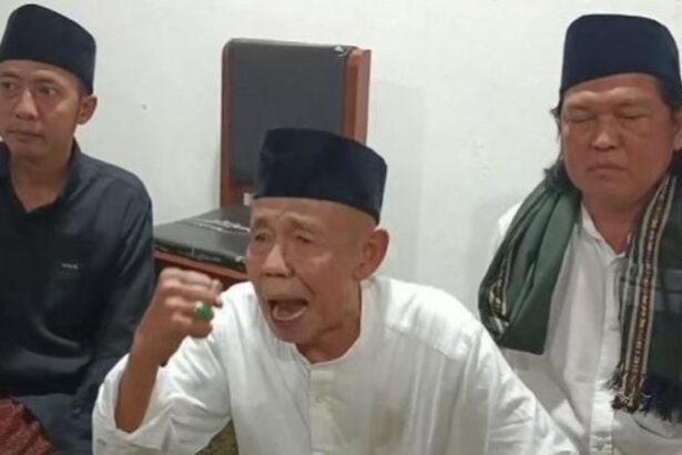 Imam Masjid Aolia Mbah Benu Atau Kh Raden Ibnu Hajar Sholeh