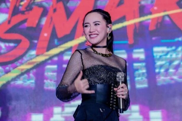 Nama Asli Pedangdut Happy Asmara