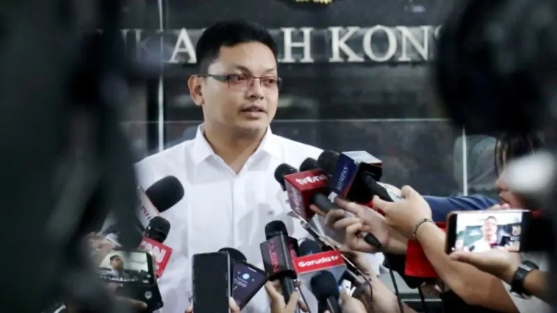 Juru Bicara Mahkamah Kostitusi (mk) Fajar Laksono