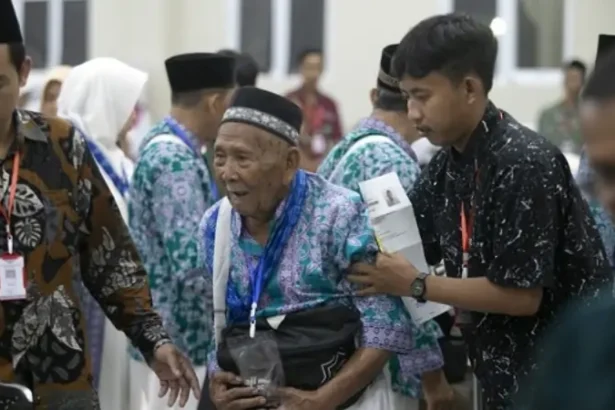 Ilustrasi Jemaah Haji Lansia