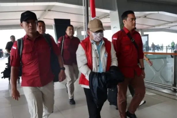 Ujang Iskandar Diborgol