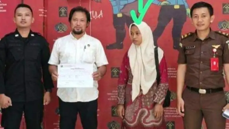 Guru Honorer Tersangka Penganiaya Anak Polisi