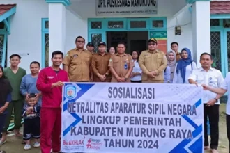 Pemerintah Kabupaten (Pemkab) Murung Raya melalui Badan Kepegawaian dan Pengembangan Sumber Daya Manusia (BKPSDM) melaksanakan Sosialisasi Netralitas ASN di Desa Makunjung, Kecamatan Barito Tuhup Raya, belum lama ini.