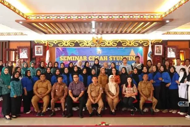 Pemerintah Kabupaten (Pemkab) Murung Raya melalui Dinas Pemberdayaan Perempuan, Perlindungan Anak, Pengendalian Penduduk, dan Keluarga Berencana (DP3A DALDUKKB) menggelar Seminar Pencegahan Stunting di Aula Cahai Ondhui Tingang, kantor Bupati Murung Raya.