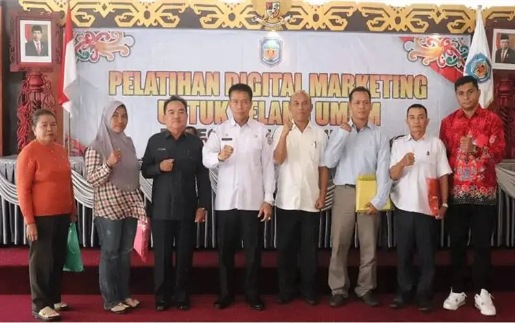 Pj Bupati Murung Raya Hermon membuka secara resmi kegiatan pelatihan digital marketing untuk UMKM dan pelatihan akuntansi dan penyusunan laporan koperasi, belum lama ini.