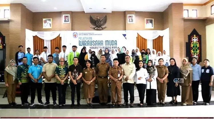 Pemerintah Kabupaten Murung Raya (Pemkab Mura) mengadakan Pelatihan Wirausaha Muda pada Selasa (8/10), bertujuan untuk meningkatkan motivasi dan keterampilan berwirausaha di kalangan pemuda.
