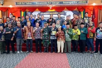 - Badan Kesatuan Bangsa dan Politik (Kesbangpol) Kabupaten Murung Raya menggelar sosialisasi dan forum diskusi tentang pembinaan serta pengawasan organisasi kemasyarakatan (Ormas) pada akhir pekan lalu, di Gedung DAD Mura.