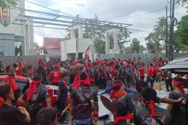 Aksi Gerbang Dayak