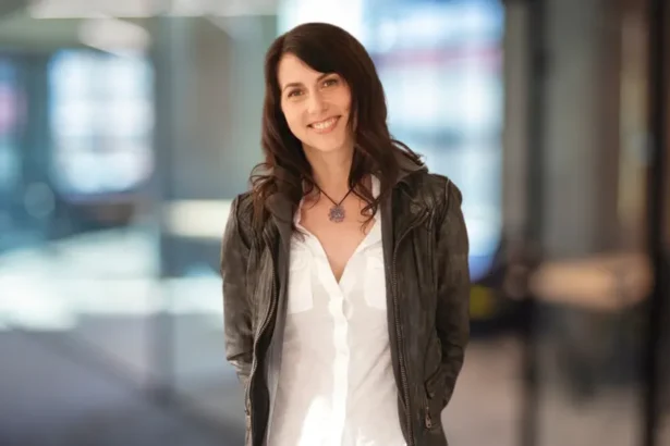 Janda Kaya Mackenzie Scott