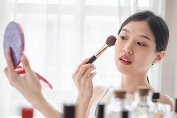 Ilustrasi Urutan Make Up